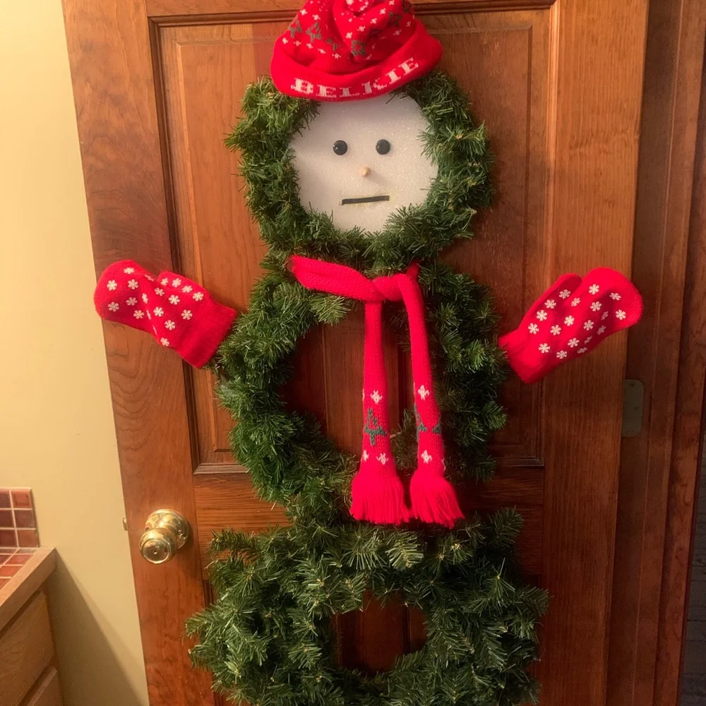 HANDMADE holiday SNOWMAN wreath door hanger. 3 GREEN wreaths. THIS IS ADORABLE!